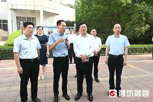 部分球迷质疑霍启刚：你太太以前运动员 她受伤你认为该继续跳吗